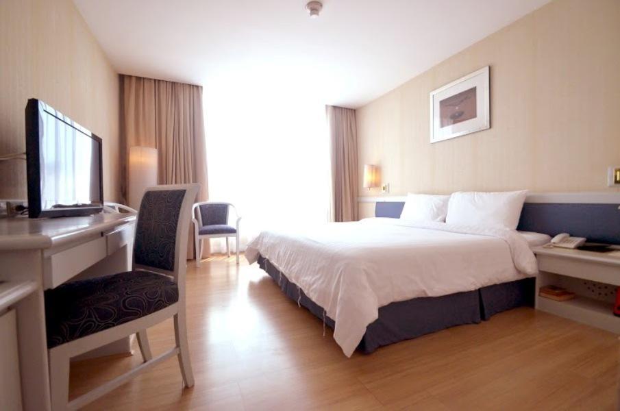 The City Hotel Sriracha By Bbh Japan Сі-Рача Номер фото