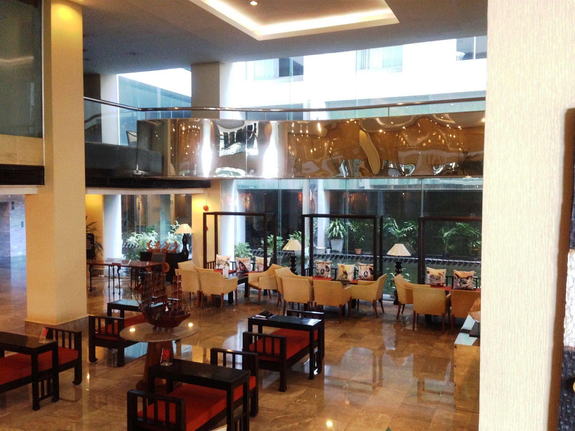 The City Hotel Sriracha By Bbh Japan Сі-Рача Екстер'єр фото